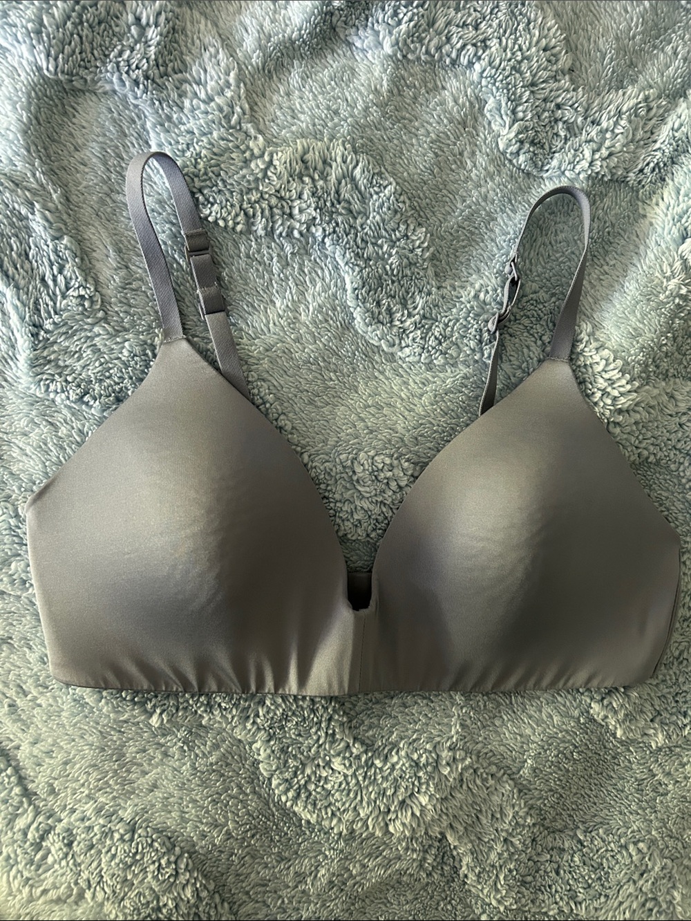 Skims Lightly Padded Wireless Bra 36B in Slate